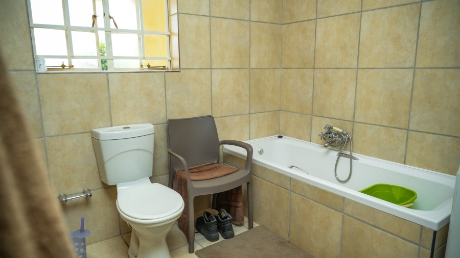 8 Bedroom Property for Sale in Flamwood North West